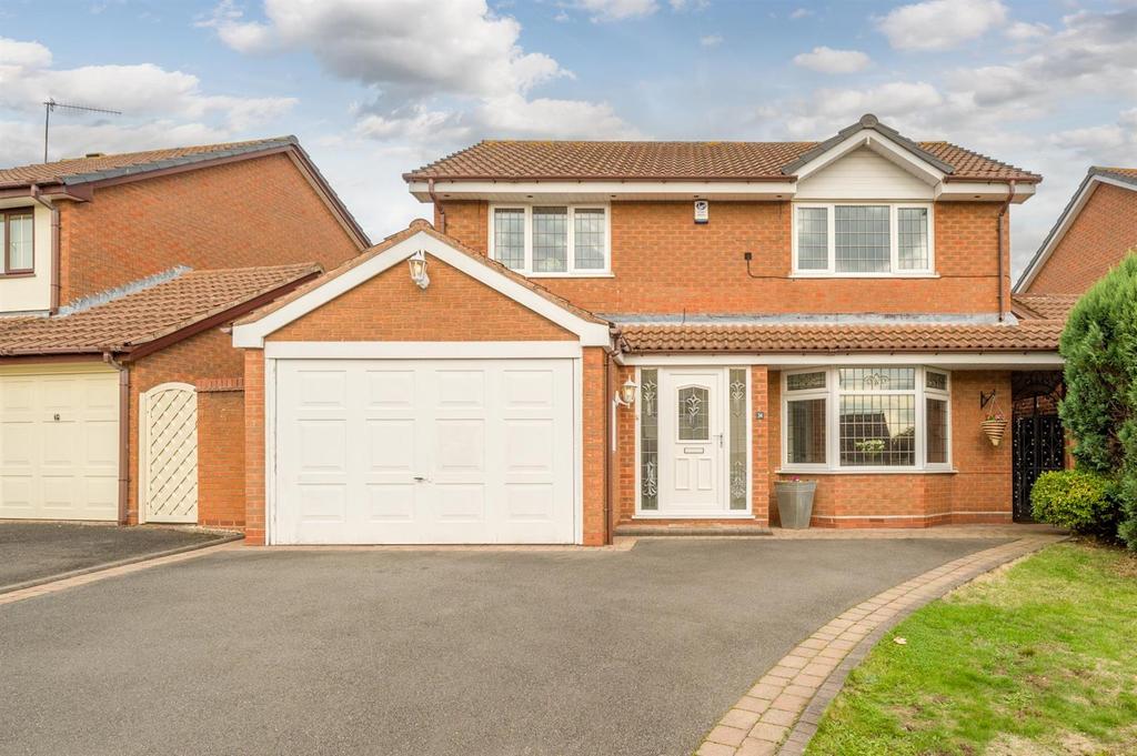 Cumberland Close, Kingswinford, DY6 8JE 4 bed detached house £385,000