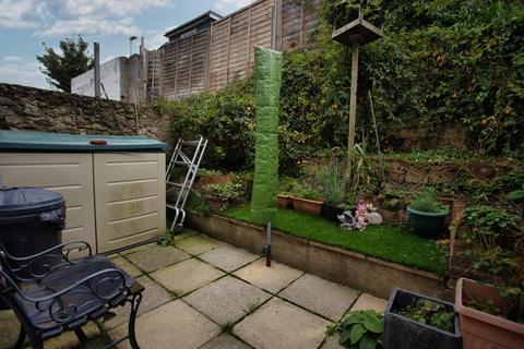 33 Walton Road, Folkestone, CT19 5QR