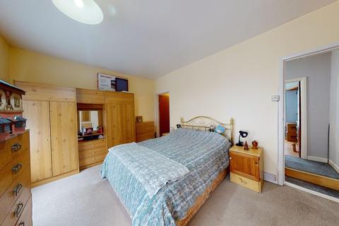 33 Walton Road, Folkestone, CT19 5QR