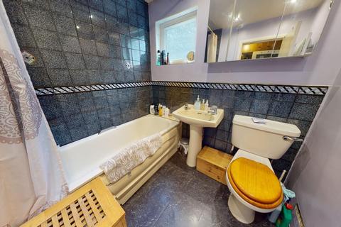 33 Walton Road, Folkestone, CT19 5QR