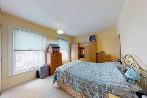 33 Walton Road, Folkestone, CT19 5QR