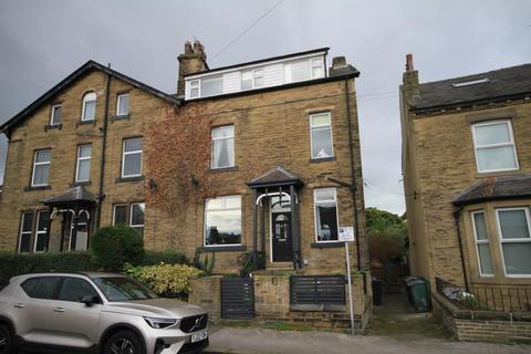 3 bedroom end of terrace house for sale - Manor Lane, Shipley