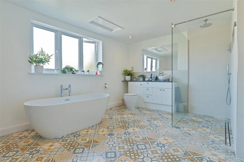 Family Bathroom/Shower/WC
