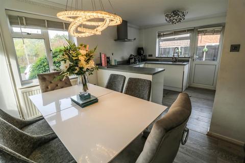 42 Crown Close, Sheering, Bishop's Stortford, CM22 7NX