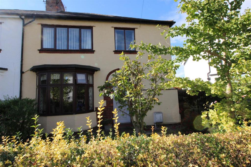 Portland Avenue, Grimsby, N.E. Lincs... 3 bed semidetached house £