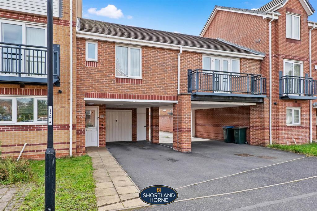 Kingsford Road, Daimler Green, Coventry 2 bed end of terrace house £