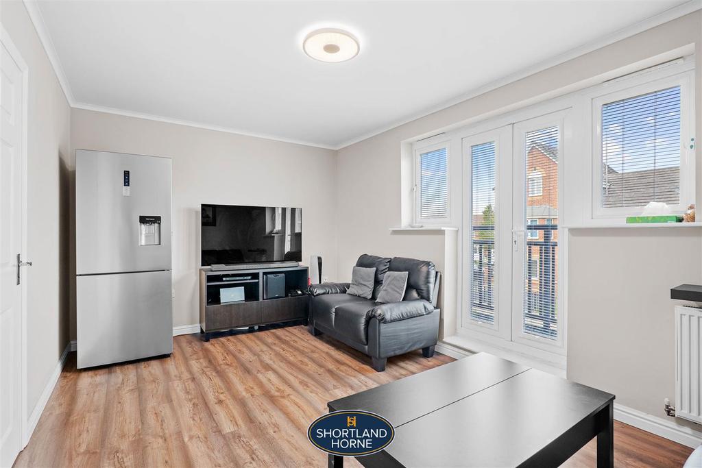 Kingsford Road, Daimler Green, Coventry 2 bed end of terrace house £