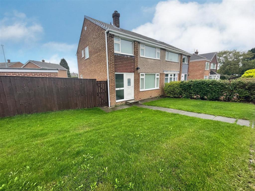 Chestnut Drive, MartonInCleveland... 3 bed semidetached house £875