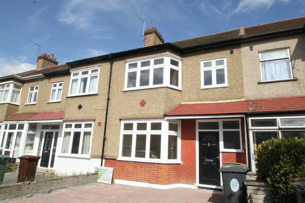 Brook Crescent, Chingford, E4 3 bed terraced house £1,750 pcm (£404 pw)