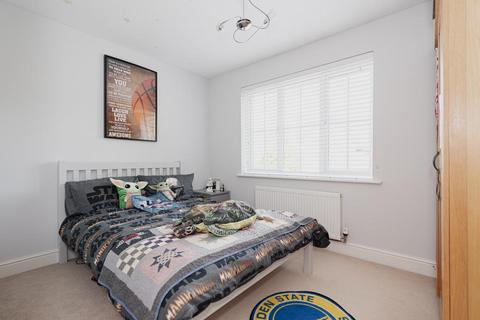 4 Tobin Close, Epsom, KT19 8AE
