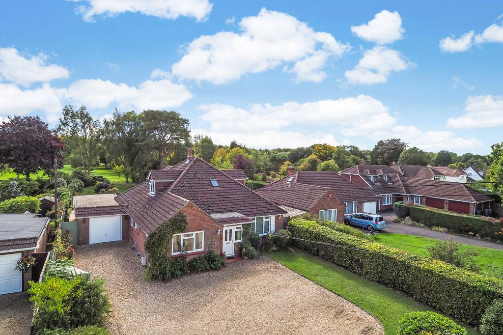 Abbey Road, Medstead, Alton, Hampshire 4 bed detached house £900,000