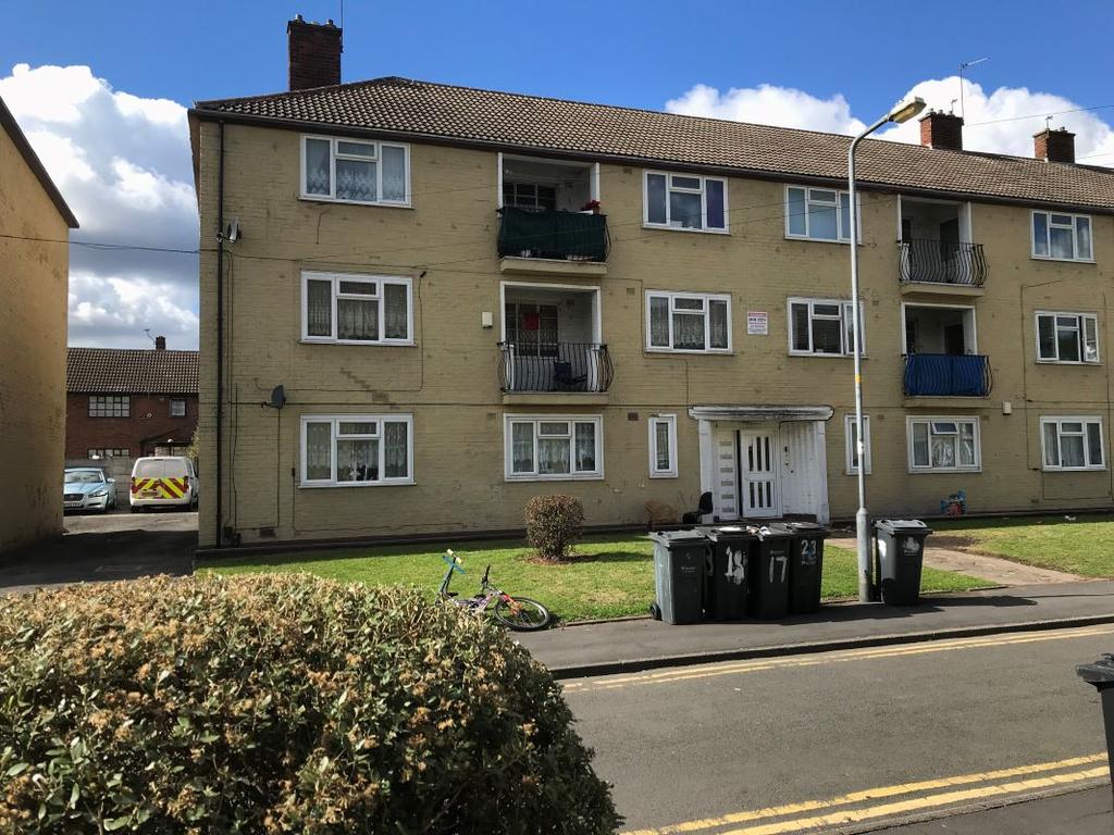 13 Churchfield Avenue, Tipton, DY4 9NF 3 bed apartment £39,000
