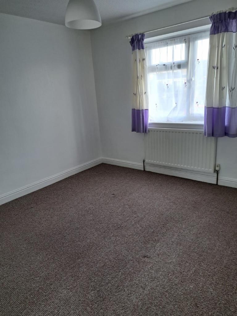 ASHTON CLOSE, SWANWICK 1 bed semidetached house £675 pcm (£156 pw)