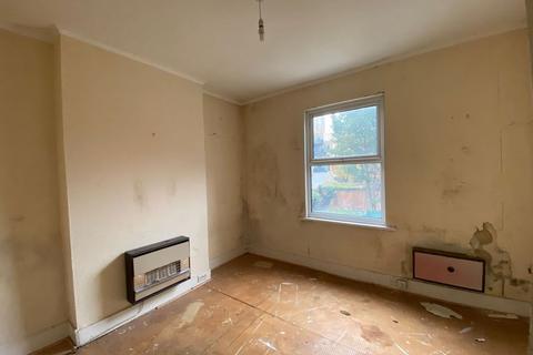 Flat 2, 58 Montague Road, Hounslow, TW3 1LD