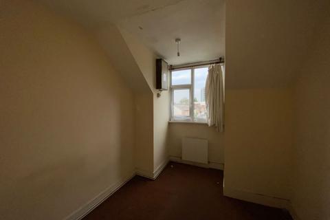 Flat 2, 58 Montague Road, Hounslow, TW3 1LD