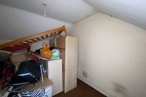Flat 2, 58 Montague Road, Hounslow, TW3 1LD