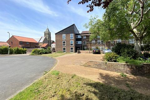 2 bedroom flat to rent, Poets Walk, Walmer, CT14
