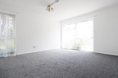 2 bedroom flat to rent, Poets Walk, Walmer, CT14