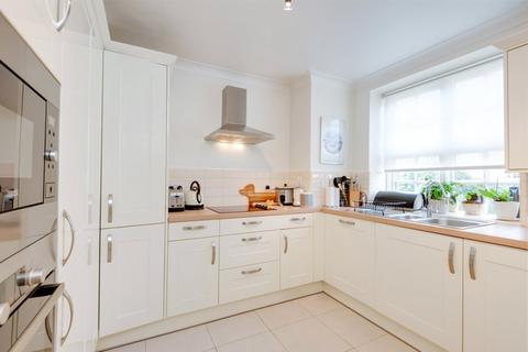 3 bedroom apartment for sale, Heathcroft, Hampstead Way