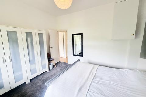 undefined, Great North Road, Highgate, N6