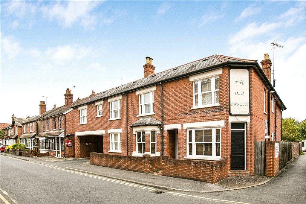 Hummer Road, Egham, Surrey, TW20 1 bed apartment £230,000