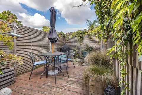 25 Lucas Road, London, SE20 7EE