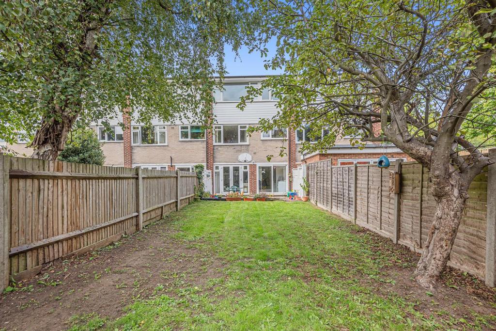 Vincent Close, Bromley 4 bed terraced house £650,000