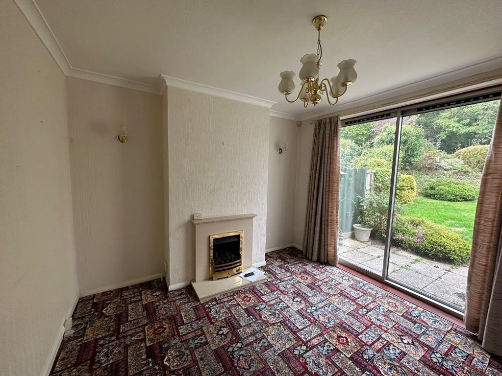 26 Shepherds Brook Road, Stourbridge, DY9 7DX 3 bed semidetached house