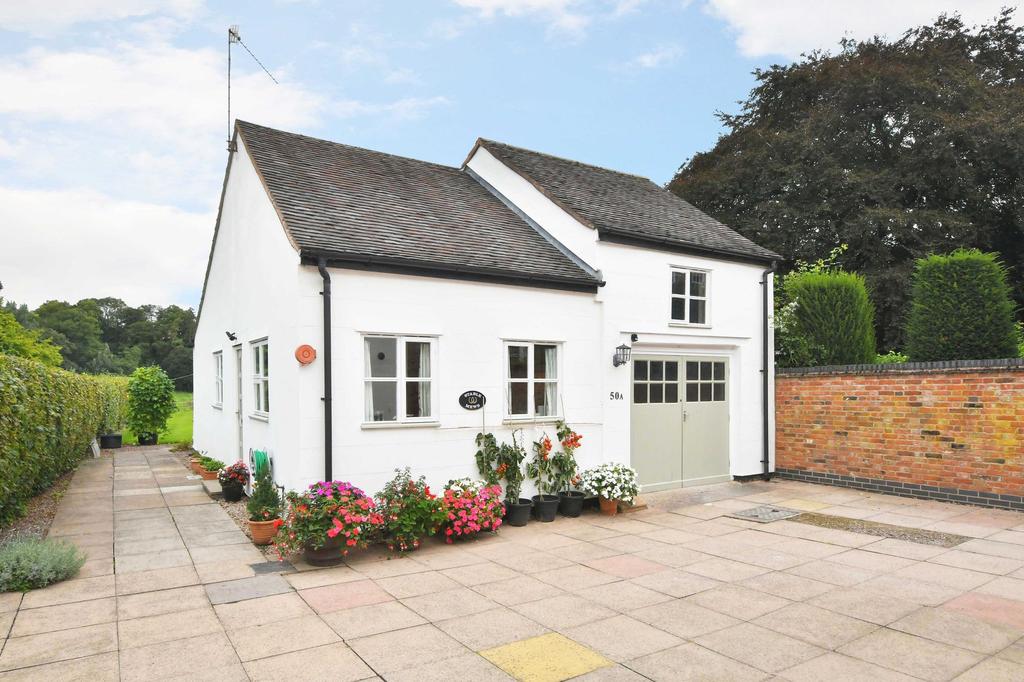 High Street, Eccleshall, ST21 1 bed flat £600 pcm (£138 pw)