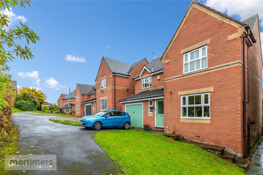 Woburn Close, Accrington, Lancashire, BB5 4 bed detached house for sale £255,000