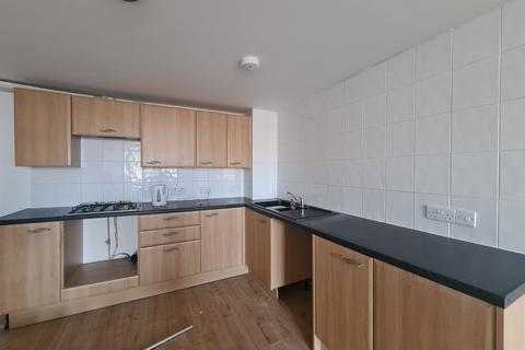 2 bedroom flat to rent, Fortescue Road, Paignton TQ3