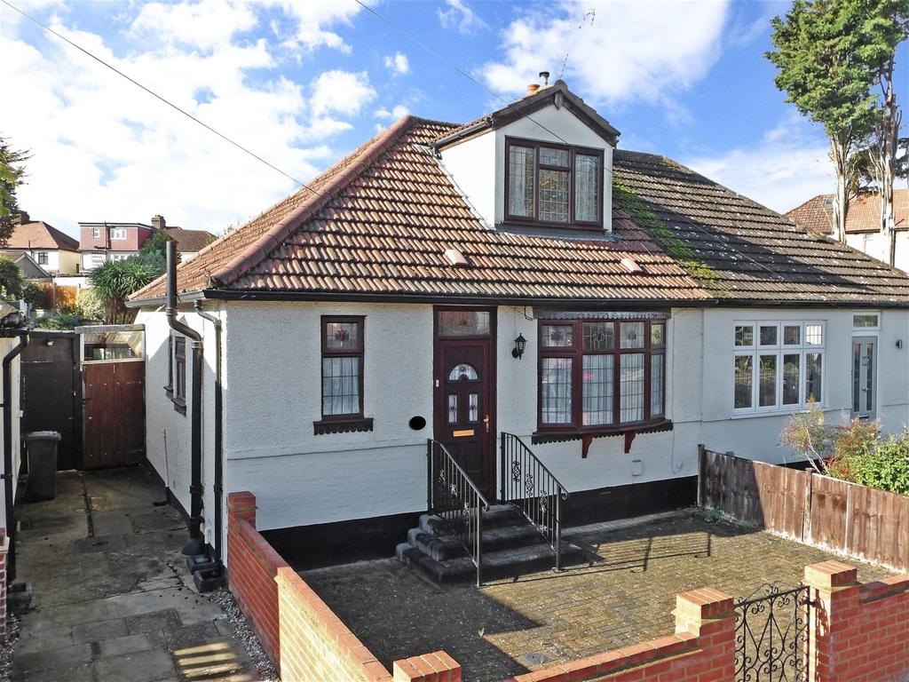 Hill Crescent, Hornchurch, Essex 2 bed bungalow for sale £450,000
