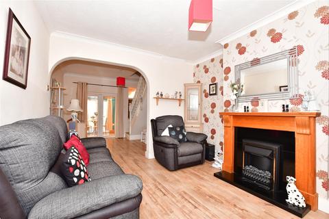 4 Hill Crescent, Hornchurch, RM11 2AP