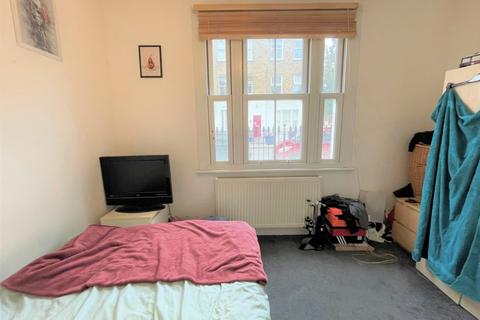 4 bedroom flat to rent, Allen Road, Newington Green, N16