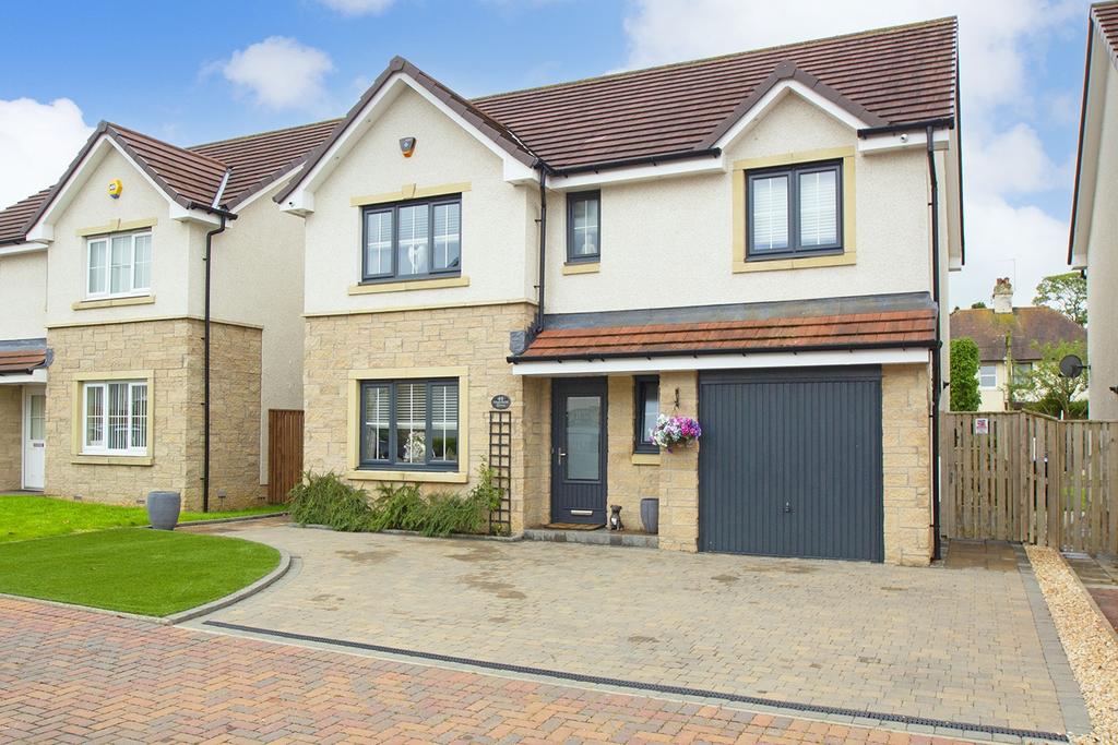 Muirfield Drive, Kilmarnock, KA1 4 bed detached house £300,000