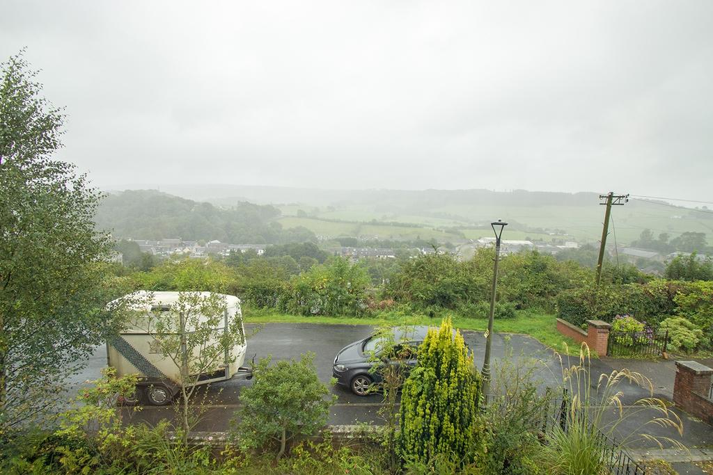 Loudoun Crescent, Newmilns, KA16 9 EL