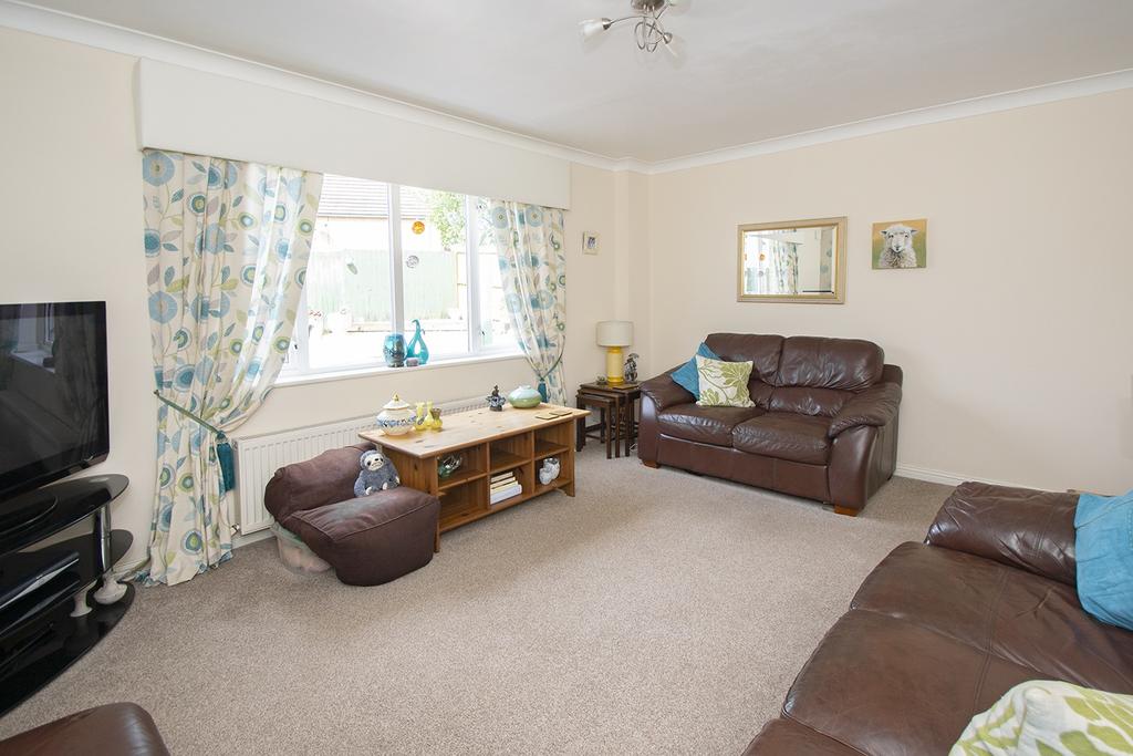 PORTING CROSS PLACE, KILMARNOCK, KA3 4 bed detached house for sale £