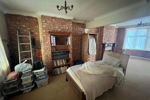 64 Fowlmere Road, Birmingham, B42 2EA