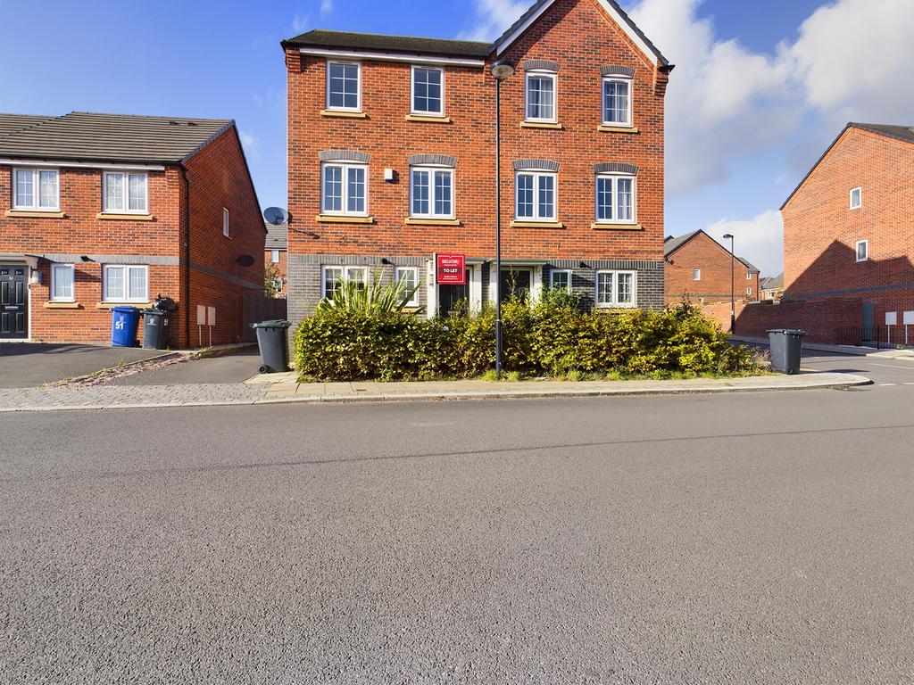 Commercial Road, Hanley, StokeonTrent, ST1 4 bed semidetached house £1,200 pcm (£277 pw)