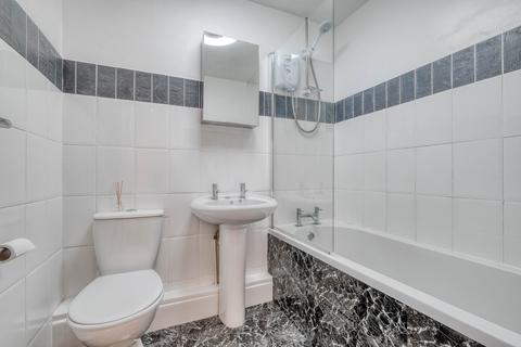 29 Avonbank Close, Hunt End, Redditch, B97 5XR