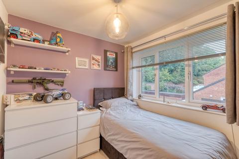 29 Avonbank Close, Hunt End, Redditch, B97 5XR