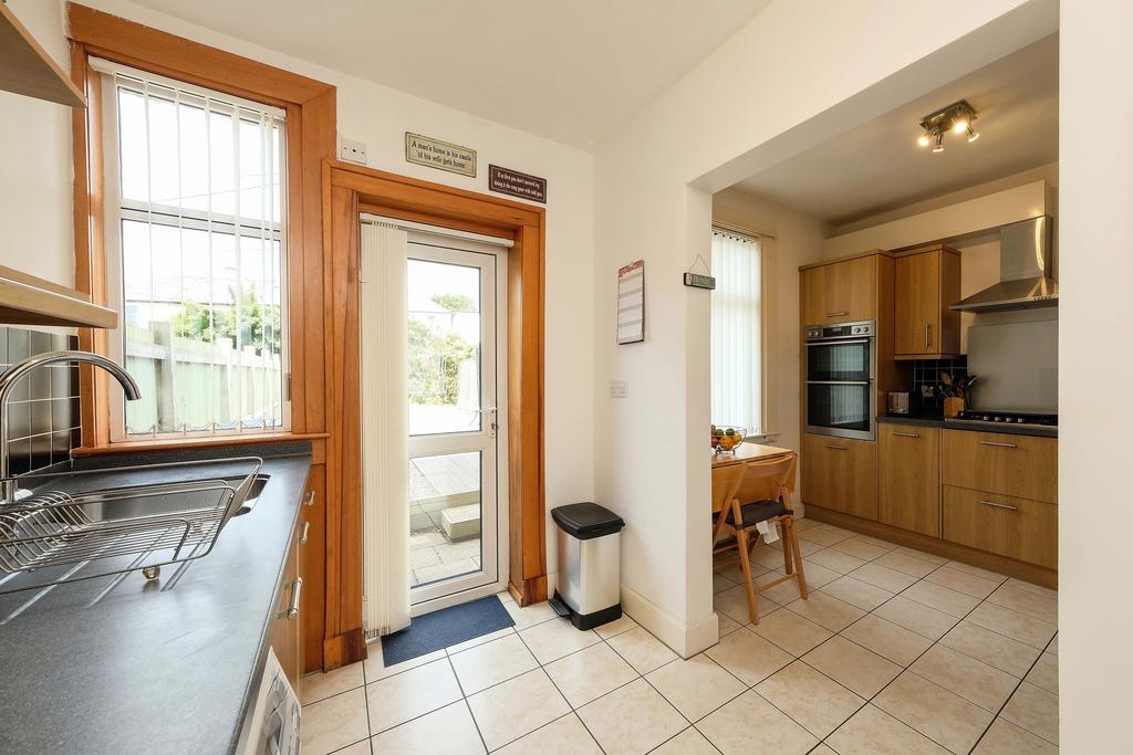 15/3 Telford Drive, Edinburgh, EH4 2NQ 2 bed flat £165,000