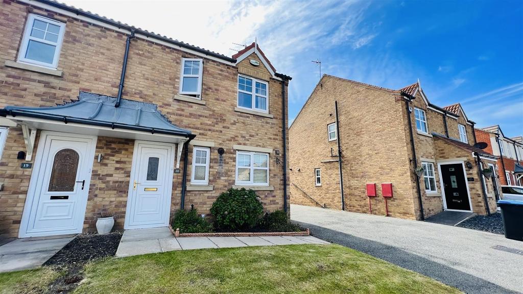 Stoneycroft Way, Seaham, SR7 3 bed semidetached house £185,000