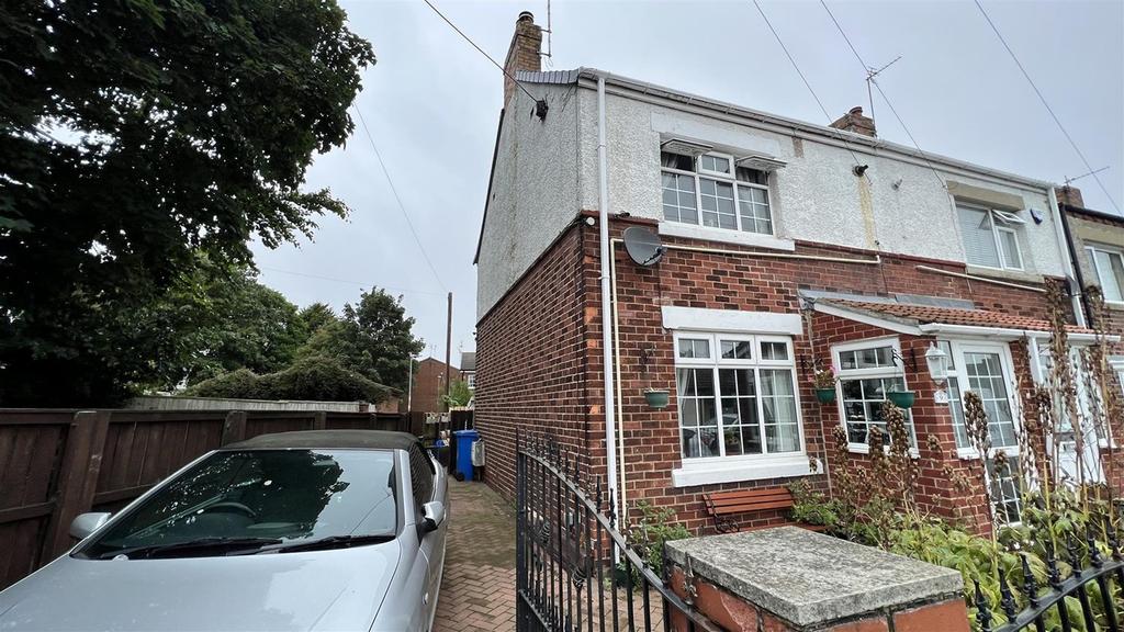 Ambleside Avenue, Seaham, SR7 2 bed end of terrace house £110,000
