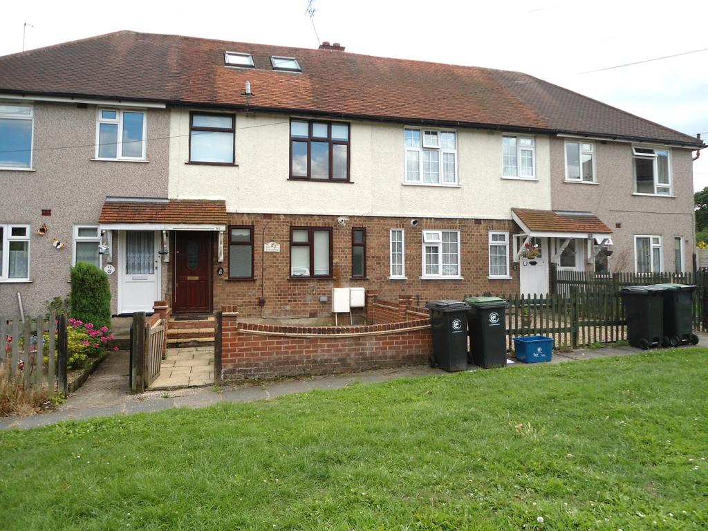 Ivy Chimneys, Epping, CM16 4 bed terraced house £1,650 pcm (£381 pw)