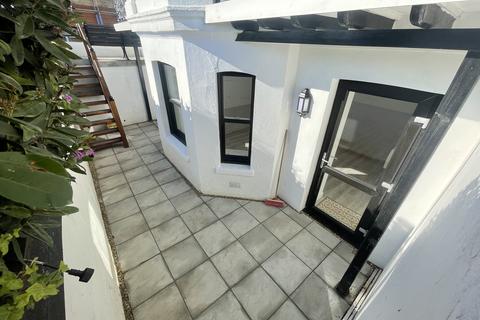 Property to rent, Prince Of Wales Terrace, Deal CT14