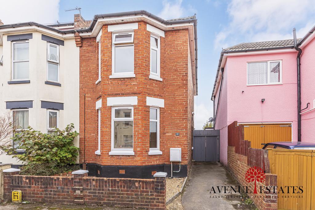 Markham Road, Bournemouth BH9 3 bed semidetached house £349,950