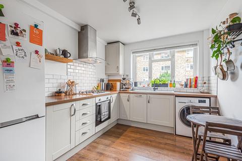 52 Rathmell Drive, London, SW4 8JN