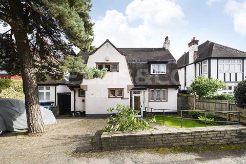 3 bedroom detached house for sale - The Ridgeway, Mill Hill, London, NW7