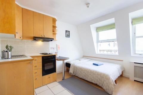 Studio to rent, Penywern Road, Earls Court, London SW5